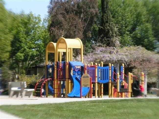 Building Photo - 2 bedroom 2 bath Condo in great neighborhood $3500