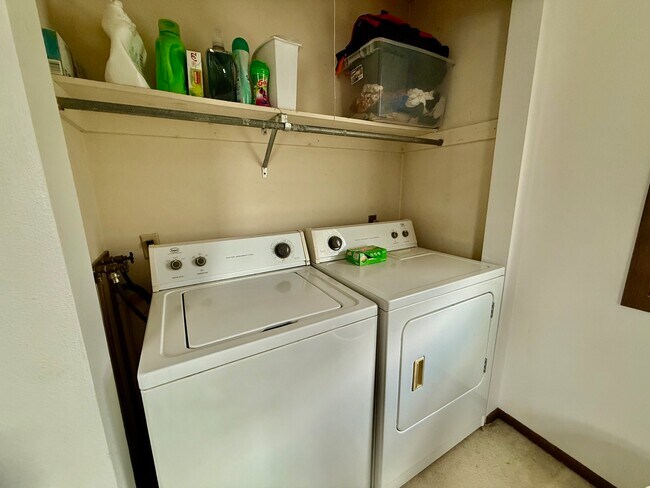 Building Photo - 620 7th Ave NW