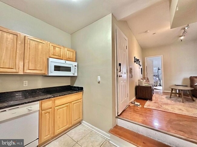 Building Photo - 1842 N Bouvier St