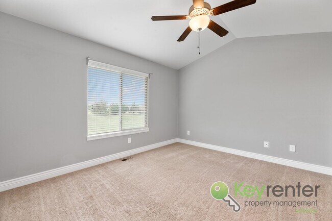 Building Photo - 2401-2403 E Coolwater St Duplex