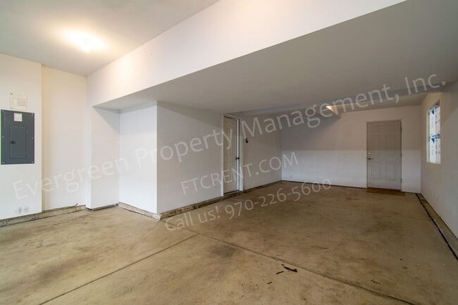 Building Photo - 2457 Marshfield Ln