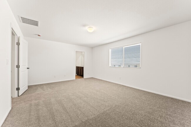 Building Photo - 6080 Swift Lariat St