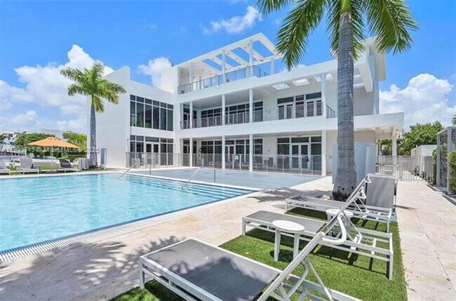 Building Photo - 6611 NW 102nd Path