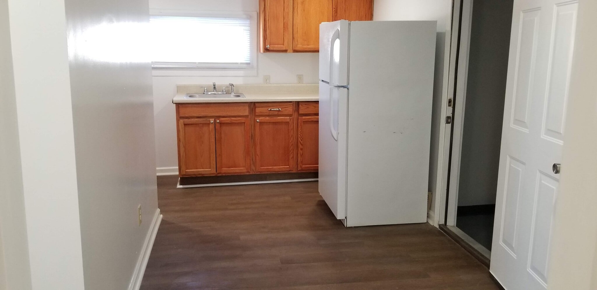 Building Photo - 219 W Adams Ave