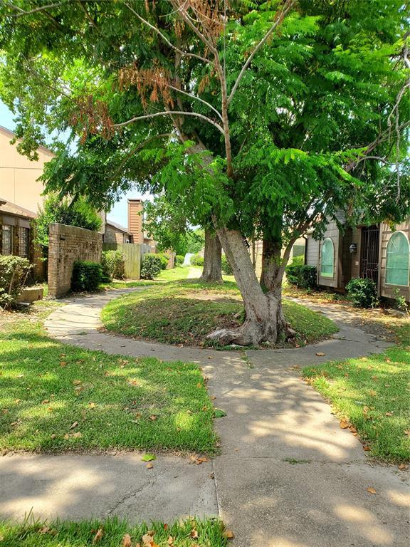 Building Photo - 8532 Maplecrest Dr
