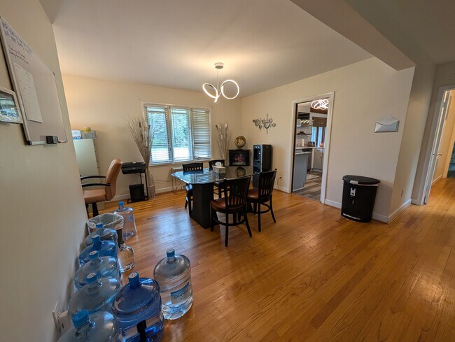 Building Photo - Room in Single Family Home on Ranson Rd
