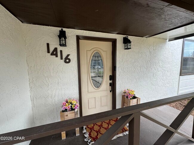 Building Photo - 1416 N Gray Ave