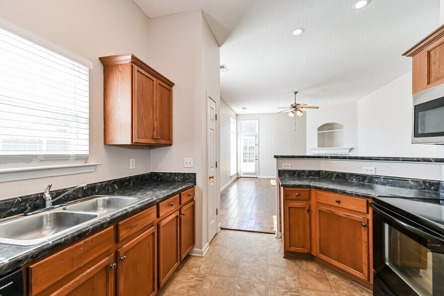 Building Photo - 12749 Fox Hunter's Dr