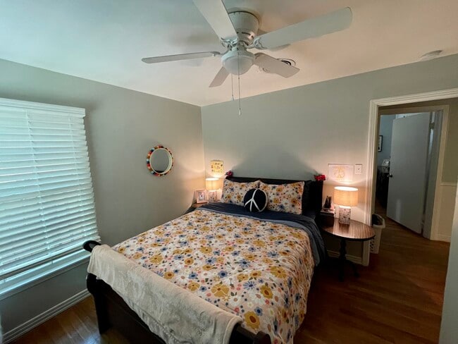 Building Photo - 1924 S Wiley Ave