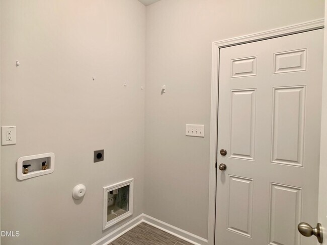 Building Photo - 130 Henhouse Ct