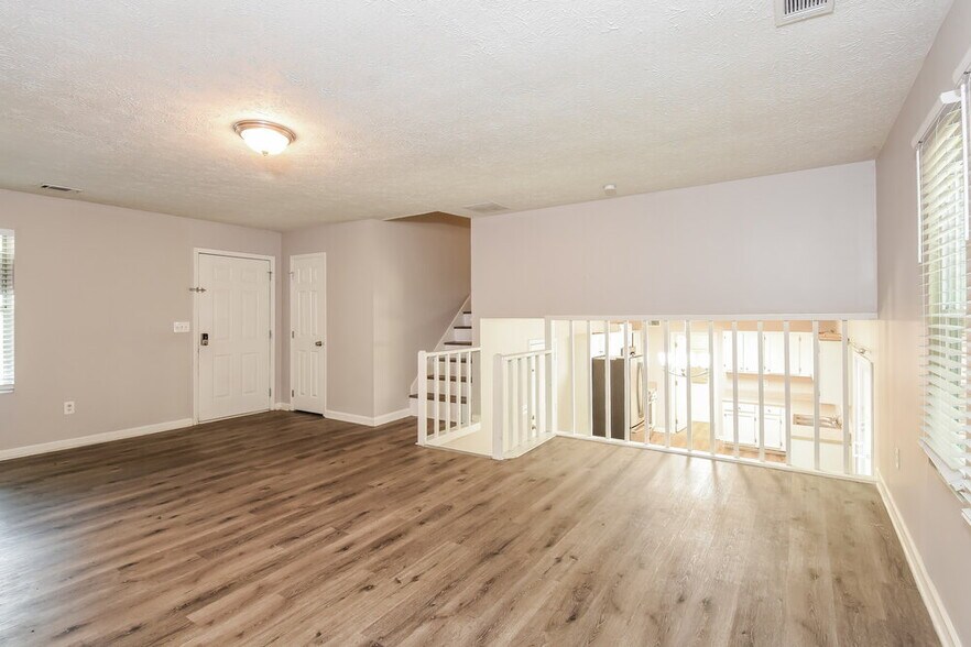Building Photo - 5895 Brookside Dr SE