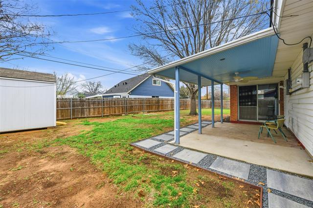 Building Photo - 700 W Cedar St