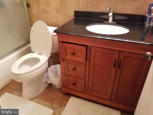 Building Photo - 8044 Inverness Ridge Rd