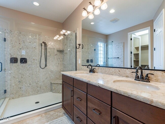 Building Photo - 4 Bedroom Single Family Home in Chandler