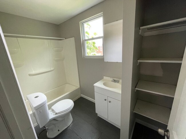 Building Photo - Charming 2-Bedroom Home with Rooftop Space – Available Now in North Philadelphia!