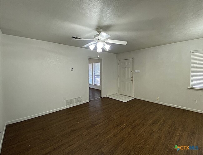 Building Photo - 1312 W Avenue D