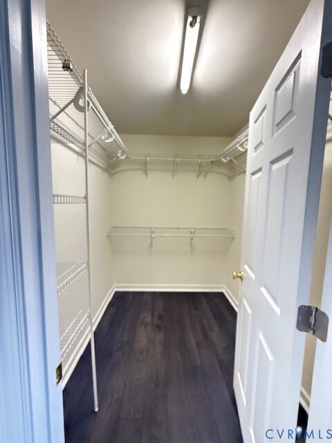 Building Photo - 9379 Roseland Ct