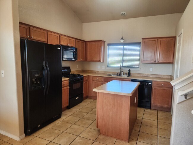 Building Photo - 4009 Monte Sombra Ave