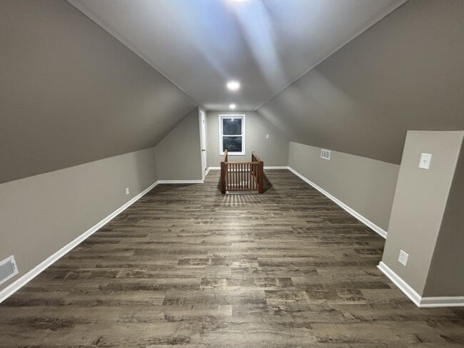 Building Photo - 1058 Baker St