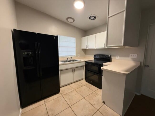 Building Photo - 3 Bedroom with Garage, Screen Porch, Central AC-Lake Mary Schools!