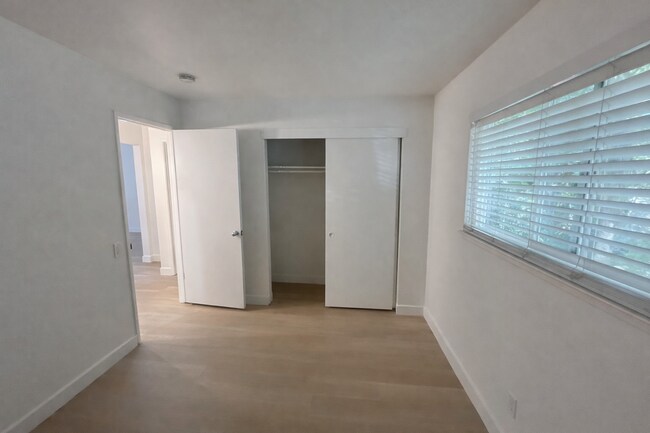 Building Photo - 516 K St