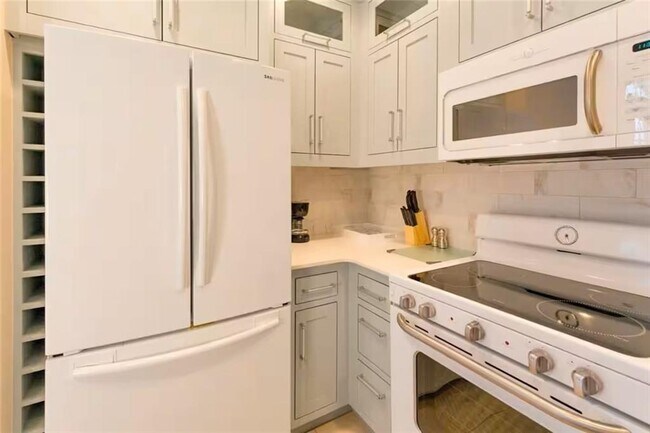 Building Photo - 212 SE A St