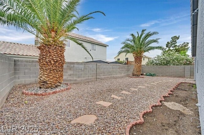 Building Photo - 5820 Royal Castle Ln