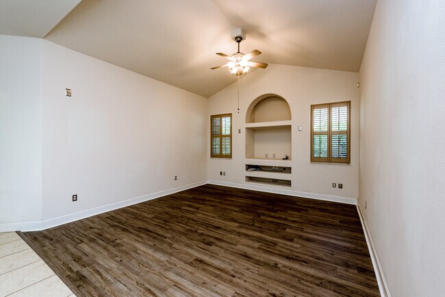 Building Photo - 4 Archangel Cir