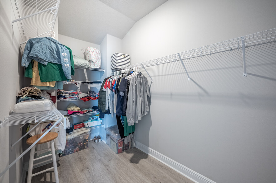 Building Photo - 2400 Ezzell Ct