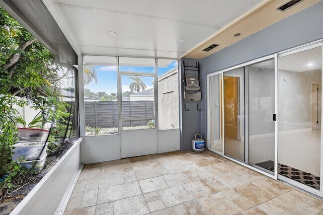 Building Photo - 9430 SW 49th St