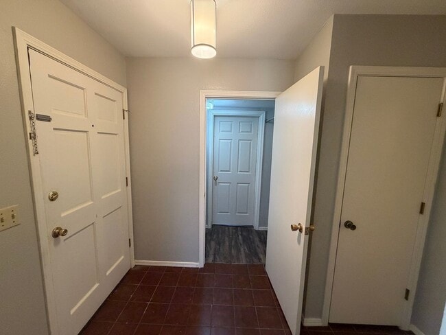 Building Photo - Belknap/Barton