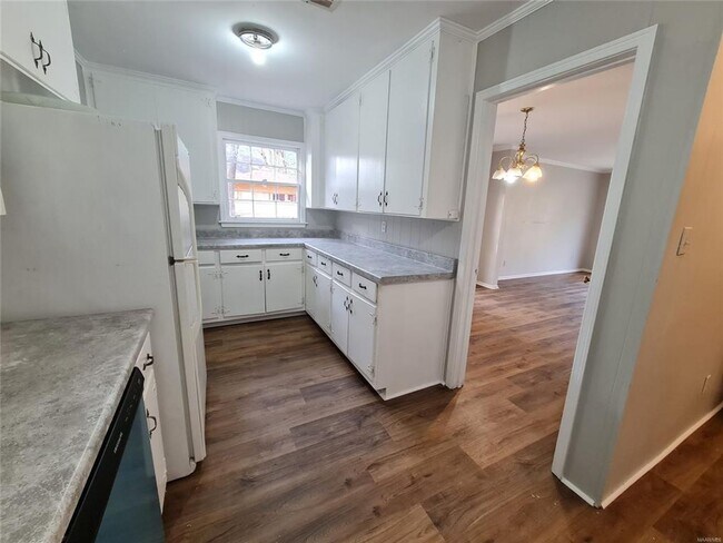 Building Photo - 4 Bed 2 Bath in 36111 zip code