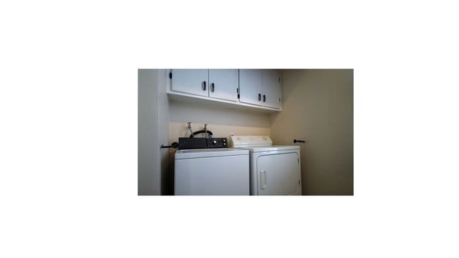 Building Photo - 4218 W Kling St