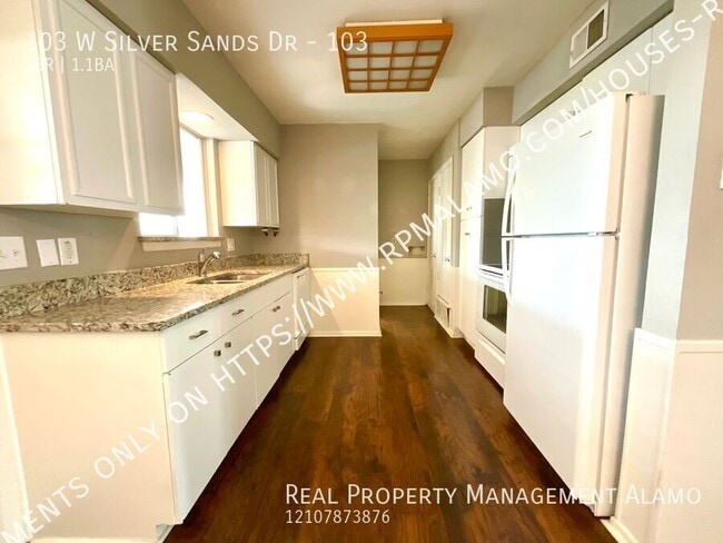 Building Photo - 103 W Silver Sands Dr