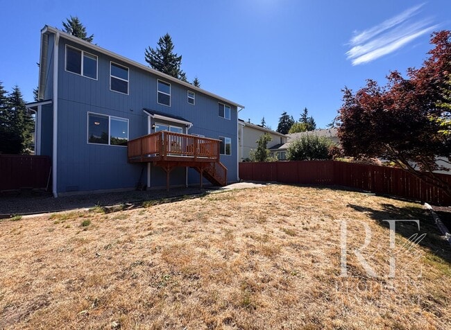 Building Photo - Spacious Bremerton Retreat with Designer Kitchen, Large Fenced Yard & Primary Suite