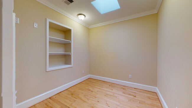 Building Photo - 1230 Owen Pl NE