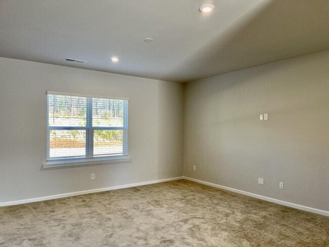 Building Photo - 5899 Wheeler Ridge Rd