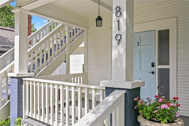 Building Photo - 819 11th St N