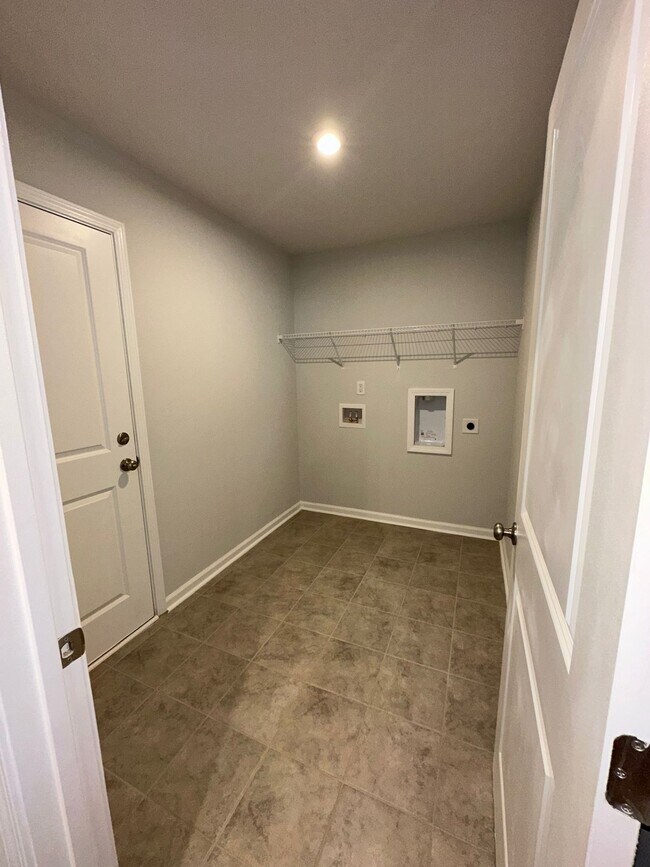 Building Photo - 213 Boneset Dr