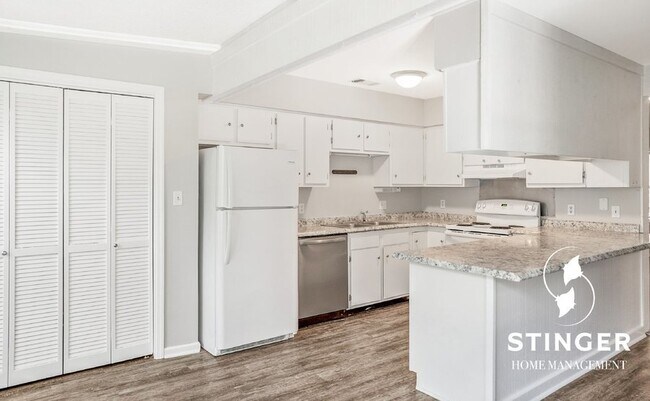 Building Photo - 2 Bedroom / 1 Bath For Rent In Tabby Oaks ...