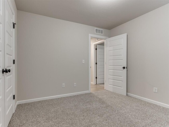 Building Photo - 18012 Austin Ct