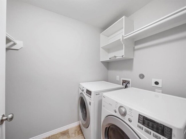Building Photo - 1108 Beall Landing Ct