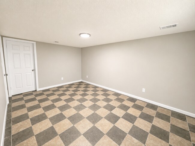 Building Photo - 339 N Kendall Dr