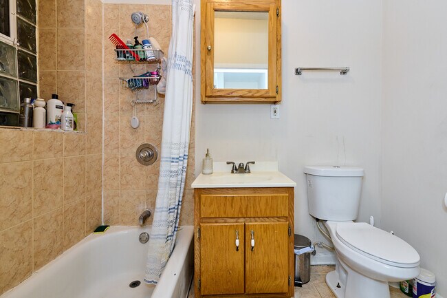 Building Photo - 5459 S Everett Ave
