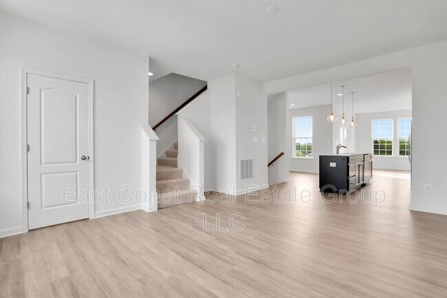 Building Photo - 153 Charterhouse St