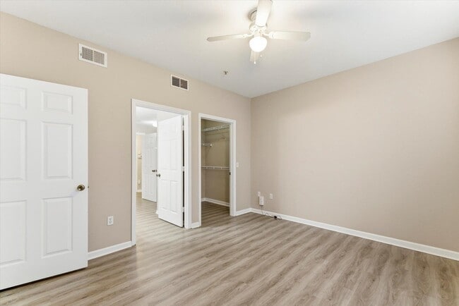 Building Photo - 2801 Chancellorsville Dr