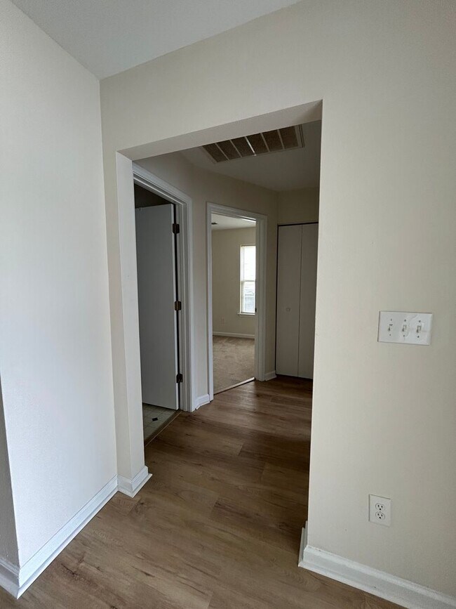 Building Photo - Beautiful 3-Bedroom Home in a Highly Desirable Community