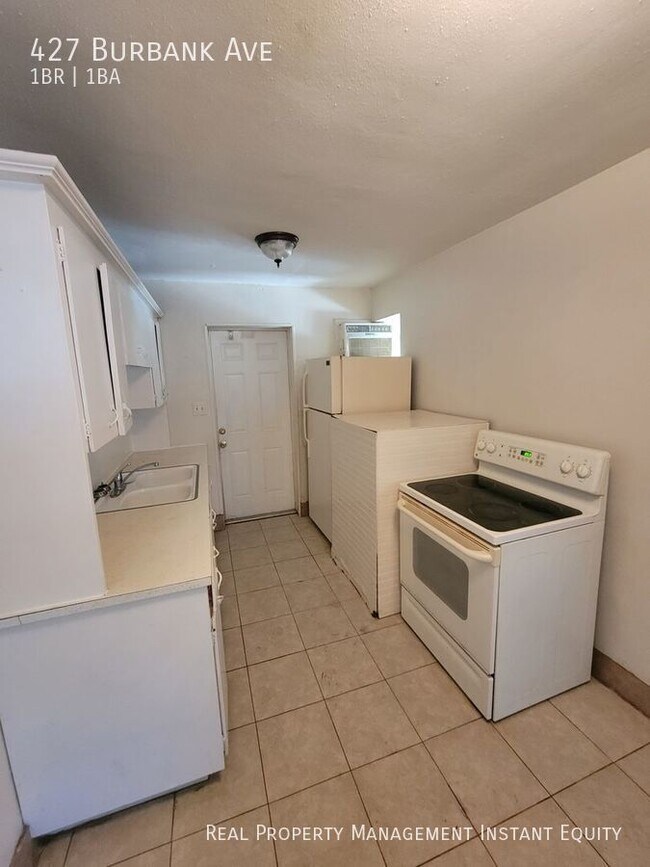 Building Photo - 427 Burbank Ave