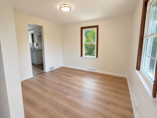 Building Photo - 2768 Glenny Ln