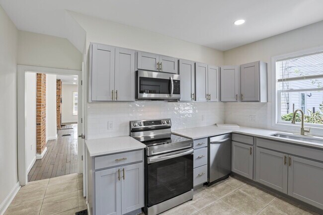 Building Photo - 187 Avondale Ave